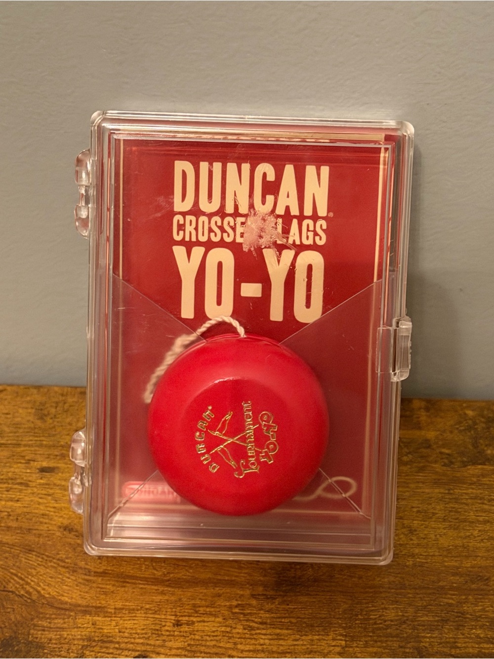Duncan Crossed Flags Tournament Yo-Yo Wood Replica Display Case Trick Book 2011